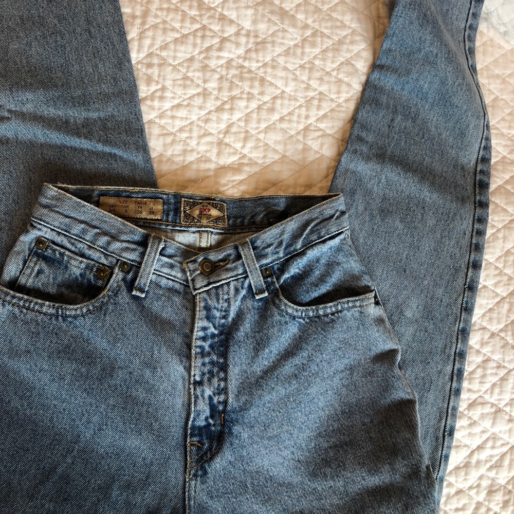 Vintage High Waisted Jeans 🌼 - Picture 3 of 4